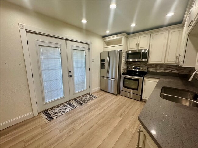 Photo - 4259 Burnett Walk