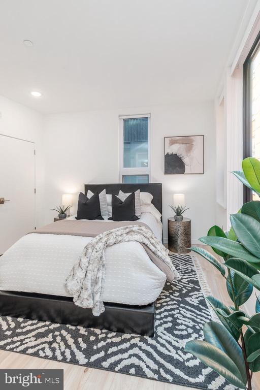 Building Photo - 1131-39 N Front St Unit 401