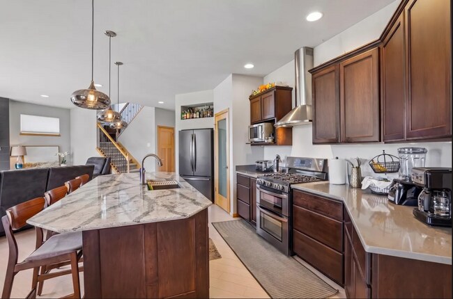 1394 Winchester Pass