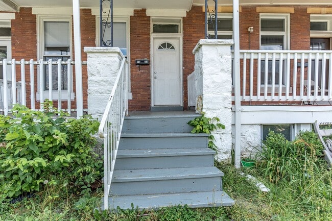 Building Photo - 3-Bed, 1-Bath Home with High Ceilings and Spacious Rooms