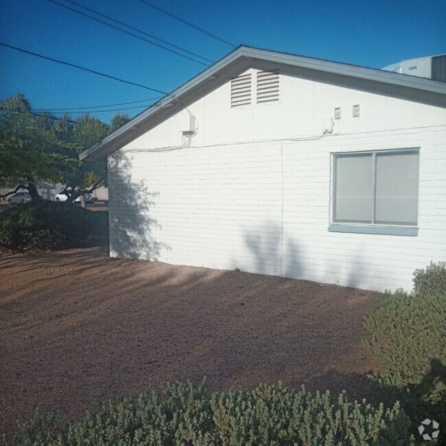 Building Photo - 11002 N 16th Ave Unit 1 Rental