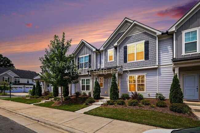 Photo - 13027 Rover St
