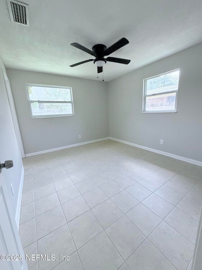 Photo - 1457 Detroit St