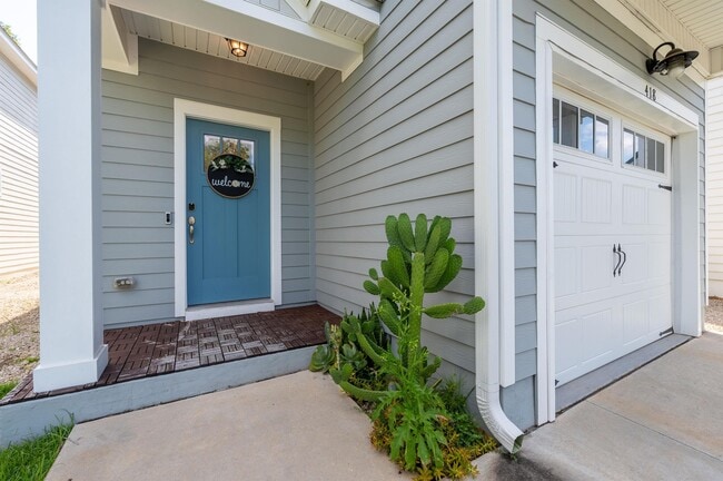 Building Photo - 418 Grand Oaks Rd Rental