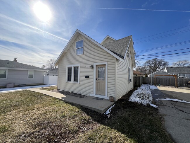 Stunning 2br 2ba single family house in We... - Stunning 2br 2ba single family house in We...