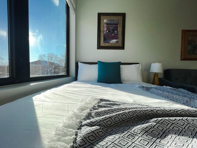 Photo - 2530 University Ave Unit SI ID1036850P