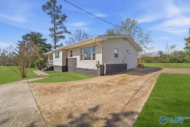 Photo - 372 Clutts Rd