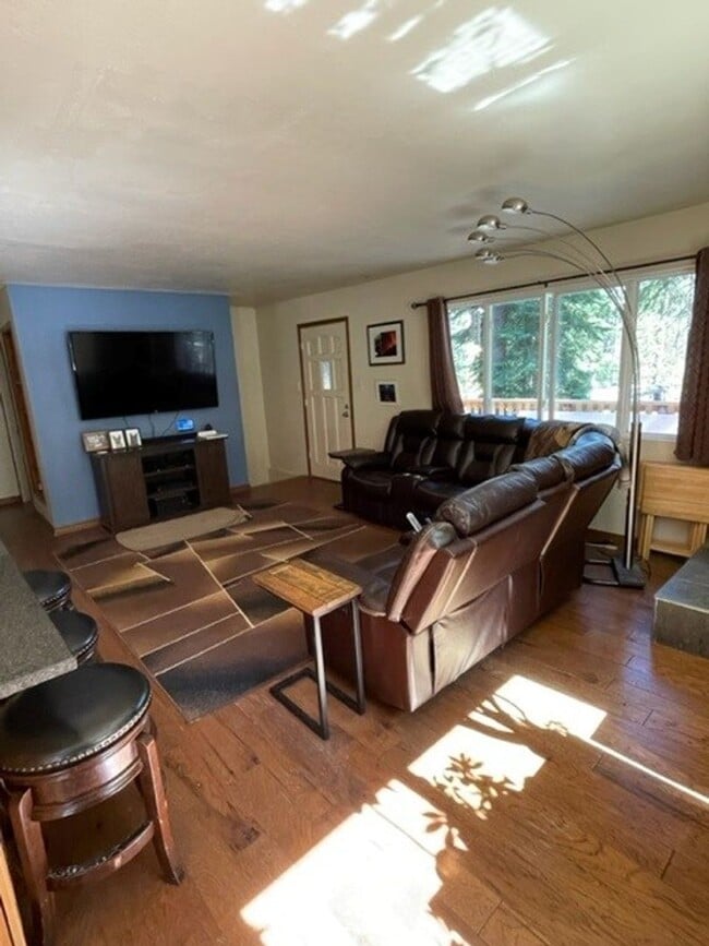 Photo - Charming pet friendly home available for a...
