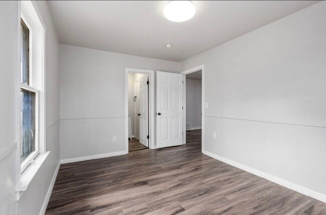 Photo - 100 Slant St