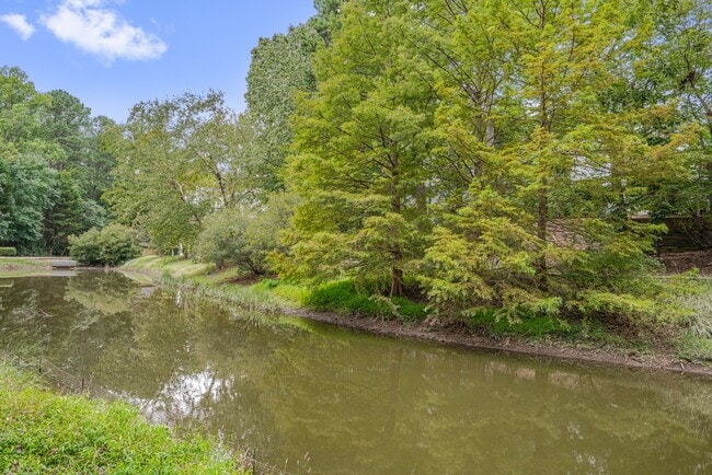 Photo - Southpoint Estate Apartments