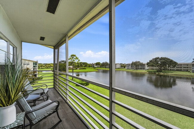 Photo - 368 Mansfield Dr