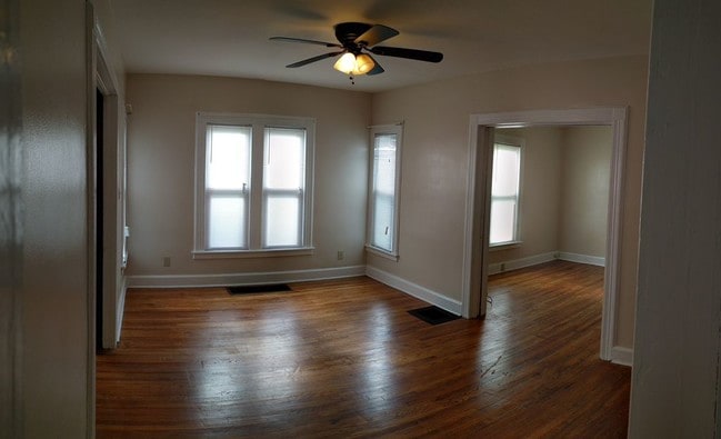 Photo - 90 Conklin Ave