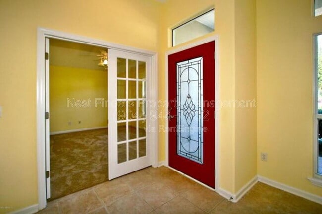 Photo - 801 Derby Ln
