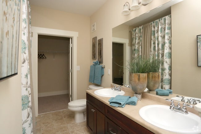 Photo - Riverside Parc