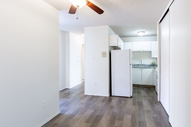 Photo - 2002 Garfield Ave S