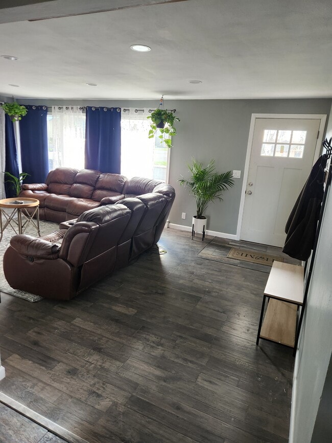 Photo - 2075 E Alder St