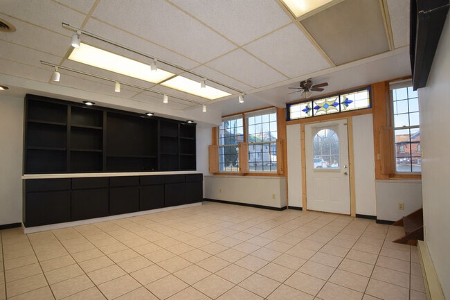 Photo - 107 W Baldwin St