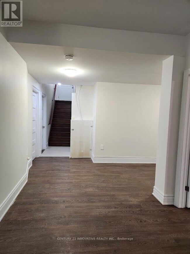 Photo - 33 Scarborough Golf Club Rd