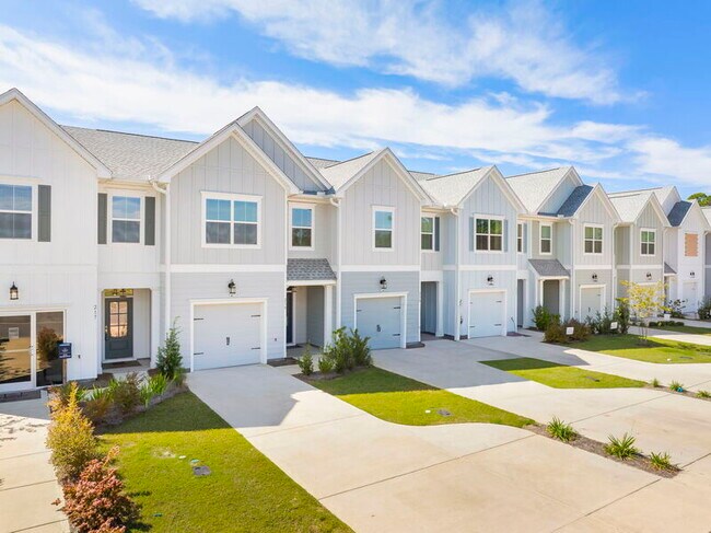 Photo - 219 Skylah Ln