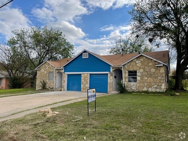 Building Photo - 210/212 W Vardeman Avenue Unit 210 W Vardeman Ave Rental