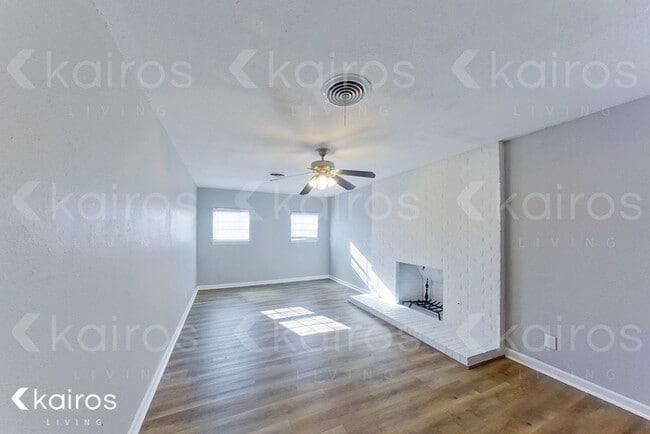 Photo - 4405 S Crockett St