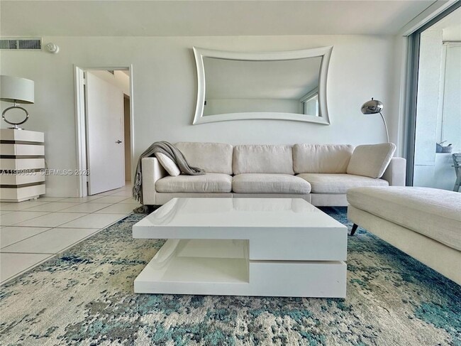 Photo - 5161 Collins Ave Unit 1017