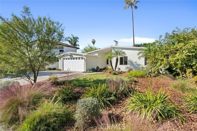 Building Photo - 6417 Graves Ave