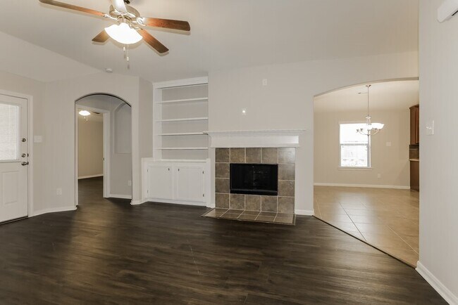 Photo - 961 Doire Dr