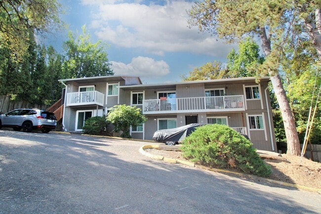 Building Photo - 5704 SW Beaverton Hillsdale Hwy Unit 02