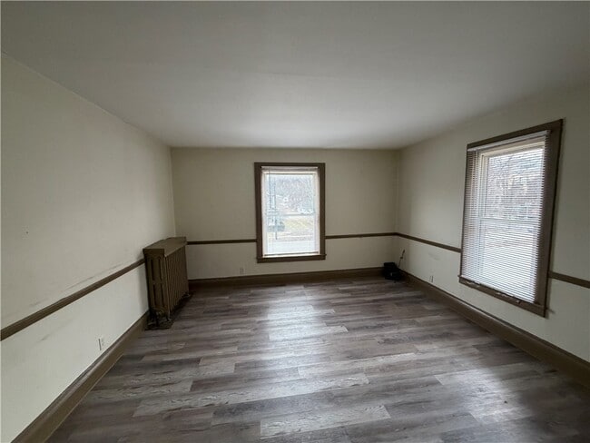 Photo - 311 Denison Pkwy E