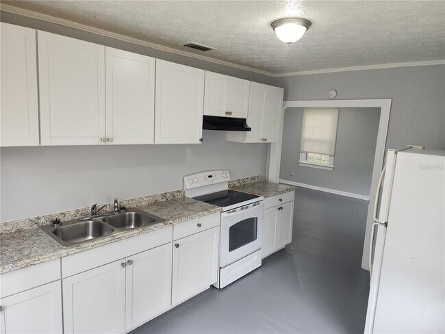 Photo - 1236 W 9th St