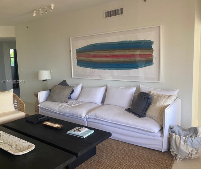 Photo - Beautiful 3 bedroom unit furnished for Ren...