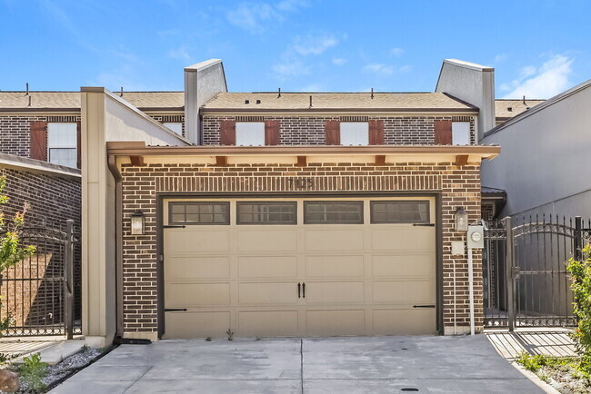 Building Photo - 7125 9th Hole Dr Rental