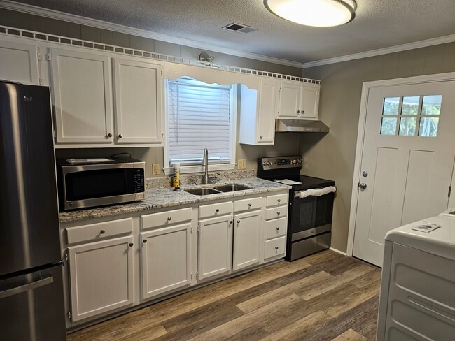 Photo - 1131 W Brookgreen Dr