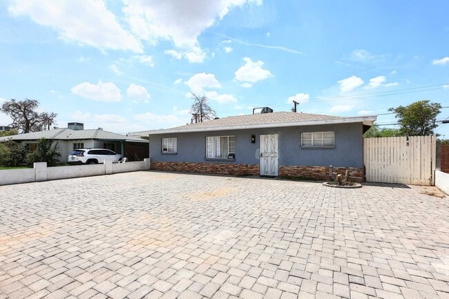 Photo - 8806 N 30th Ave