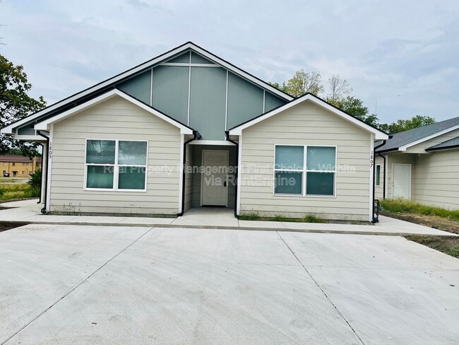 Building Photo - 1514 N Madison Ave