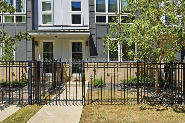 Photo - 1463 La France Street Northeast