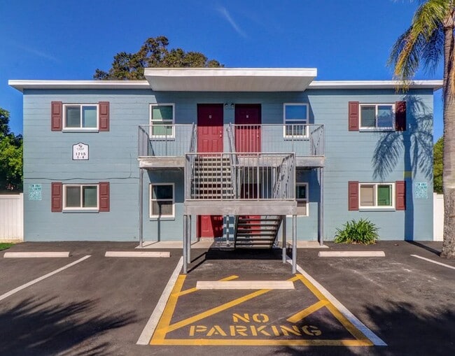 Building Photo - 1700 Russell St S Unit 1701-3
