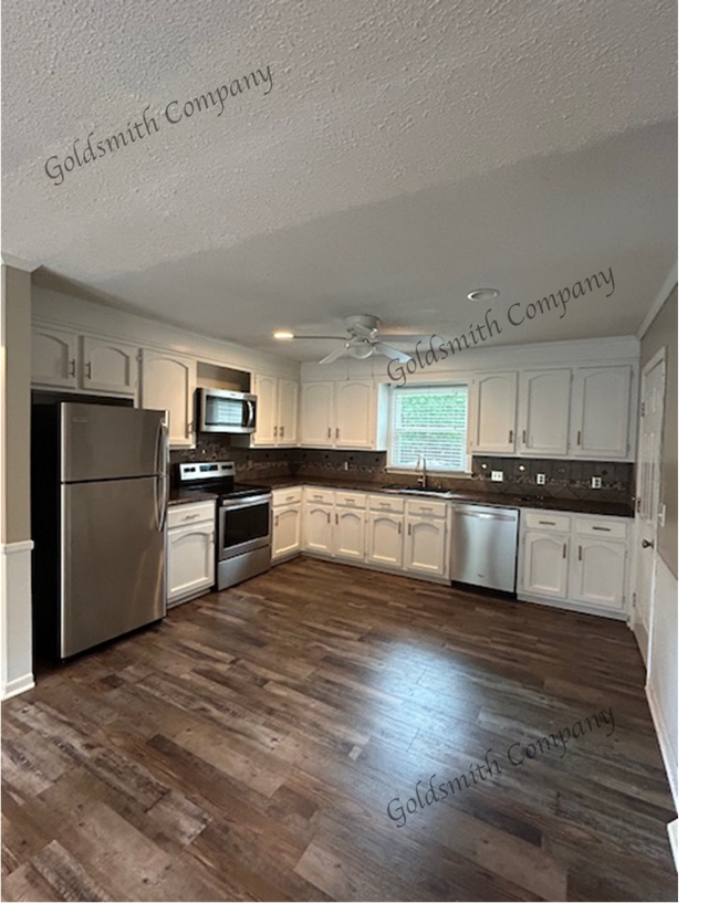"3-Bedroom Home with Spacious Living in Simpsonville!"