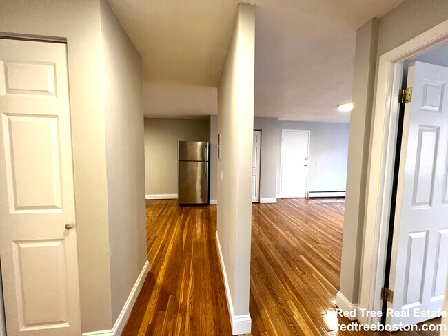 Photo - 230 Babcock St Unidad 4G