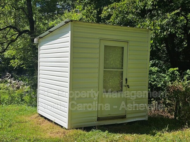 Photo - 3875 Old Fort Sugar Hill Rd