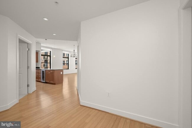 Building Photo - 2425 L St NW Unit 617