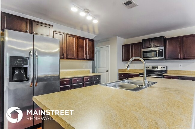 Photo - 4807 Woodford Cir