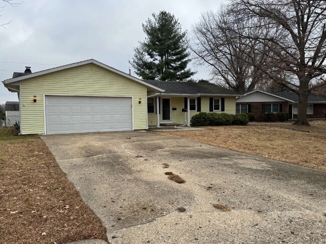 Building Photo - “Spread Out!” — 3 Bed Home with Sun Room + Multiple Living Spaces