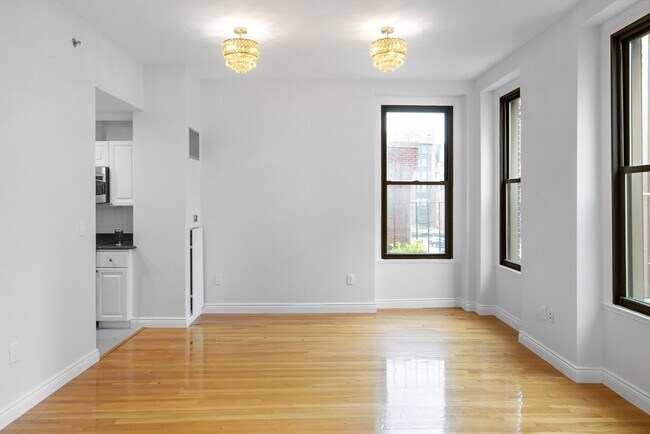 Photo - 4 Charlesgate E Unit 201