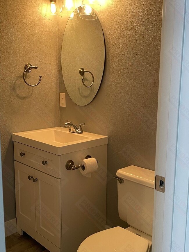 Photo - 3 bedroom Remodeled Townhome