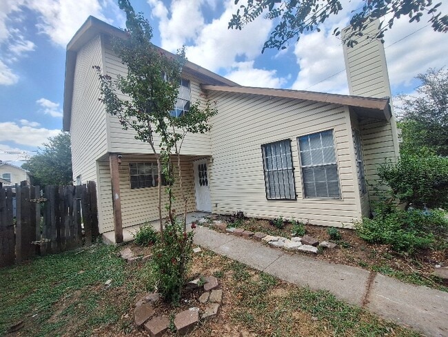 Photo - 2123 Chatham Square Ct