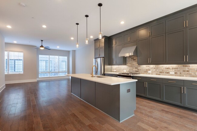 Gorgeous 3/3.5 Home in Castleberry Hill w/... - Gorgeous 3/3.5 Home in Castleberry Hill w/...