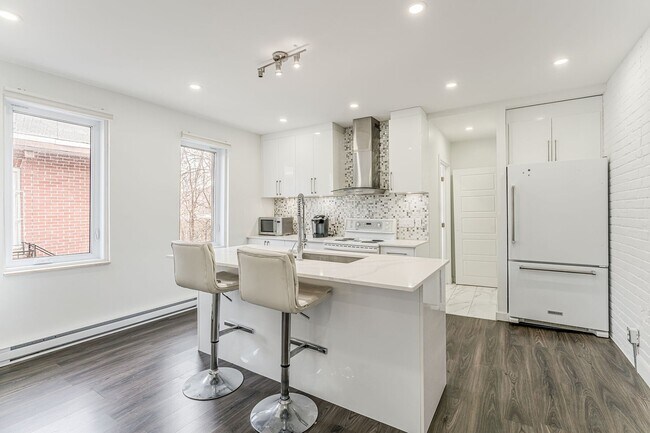 Photo - 824 Avenue du Mont-Royal E Unit 824
