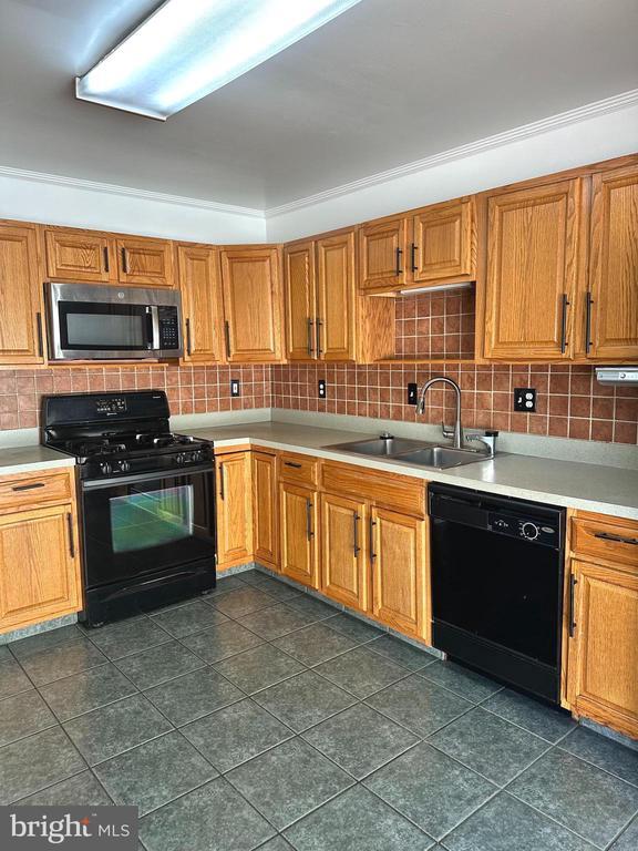 Photo - 10 Starboard Ct